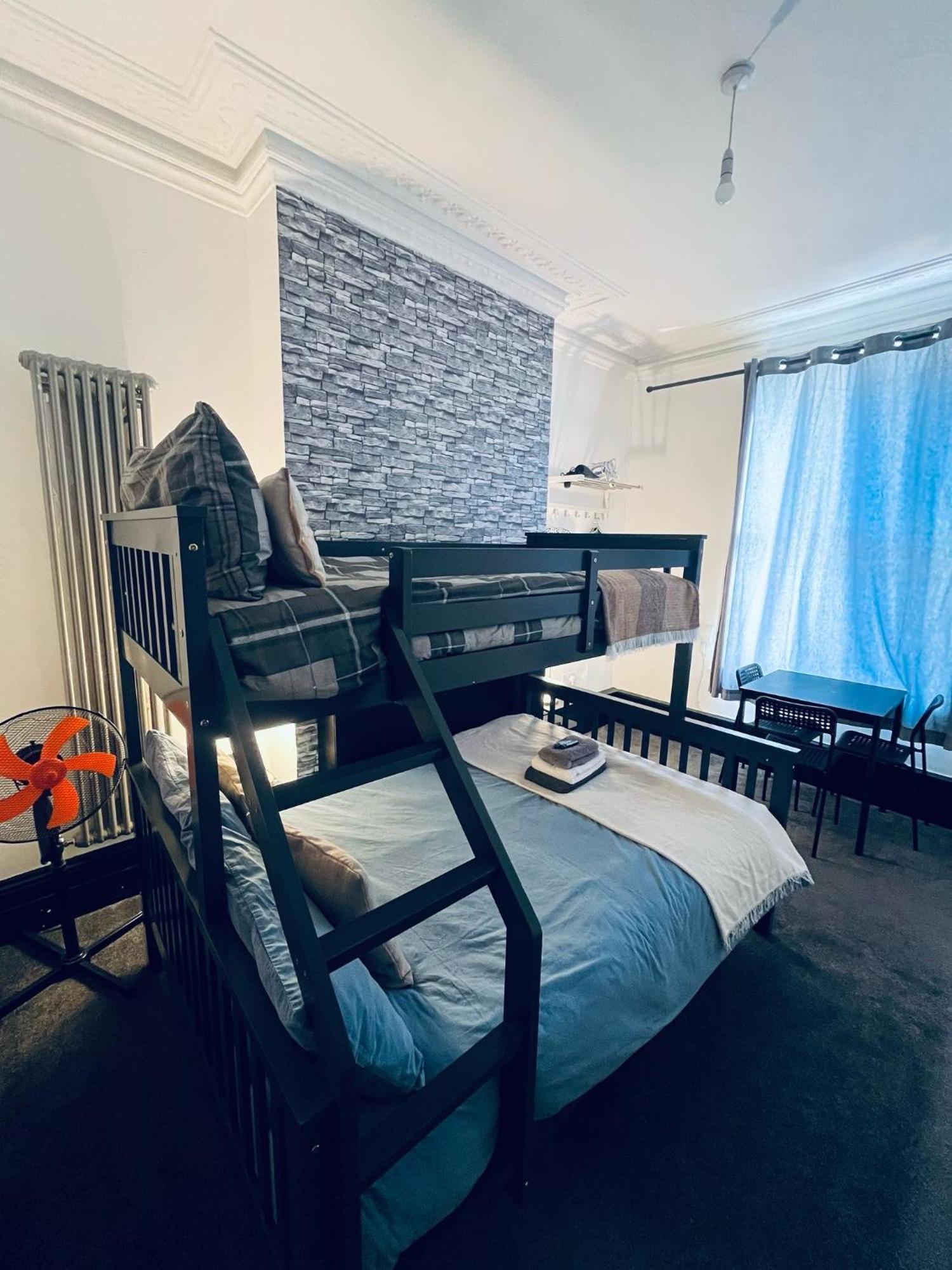 10 Minutes To Central London Vaux 外观 照片